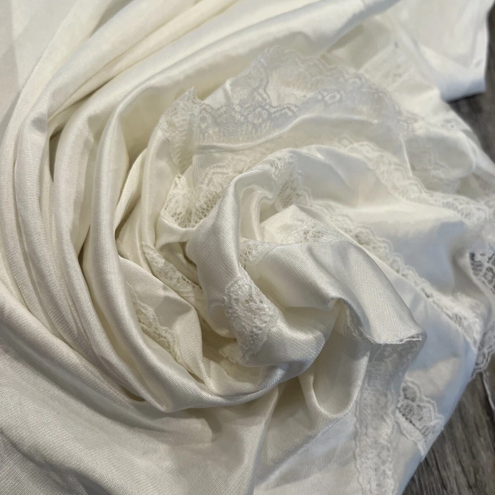 VTG 90's SEARS Women's White Laced Anti-Cling Antron Ill Nylon Full Slip size 8 - Picture 8 of 11